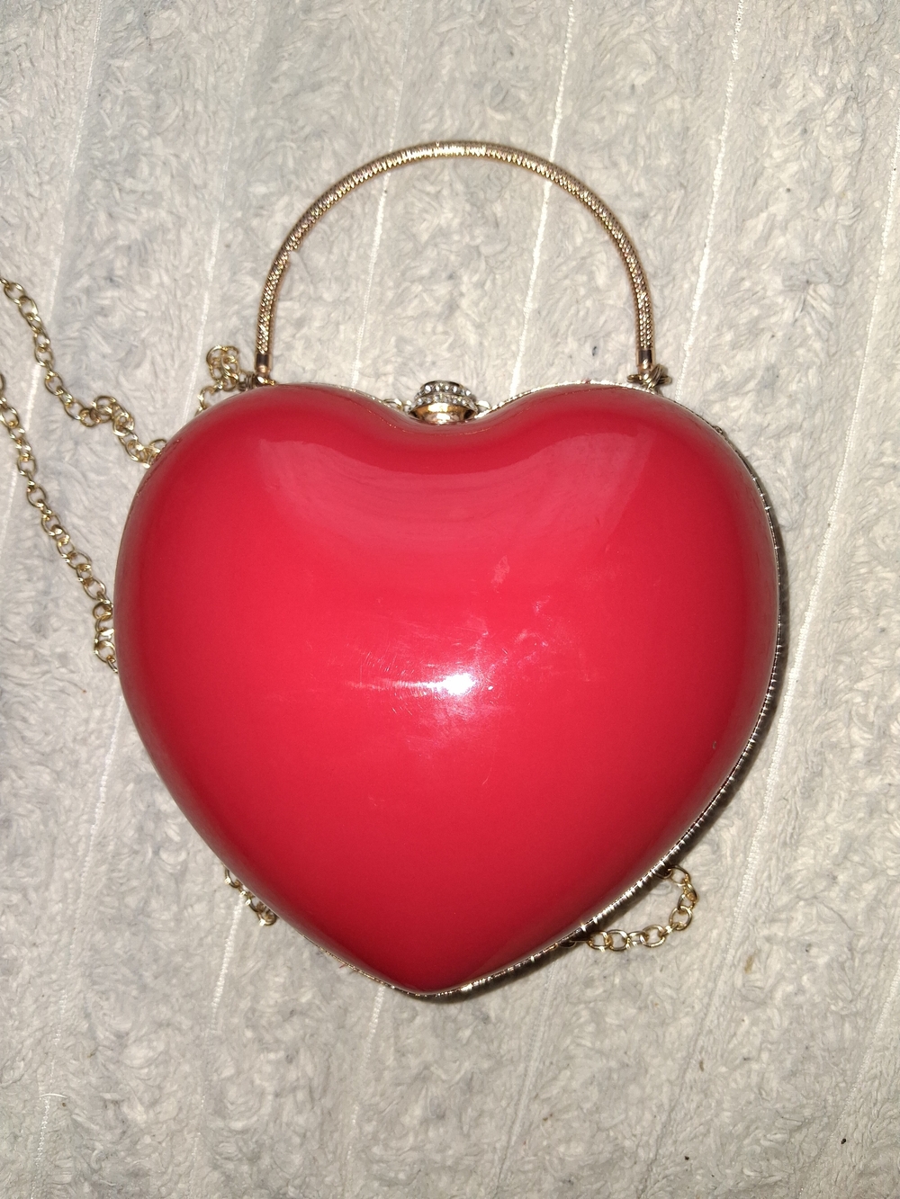 Heart-Shaped Red Women’s Clutch with Gold Chain
